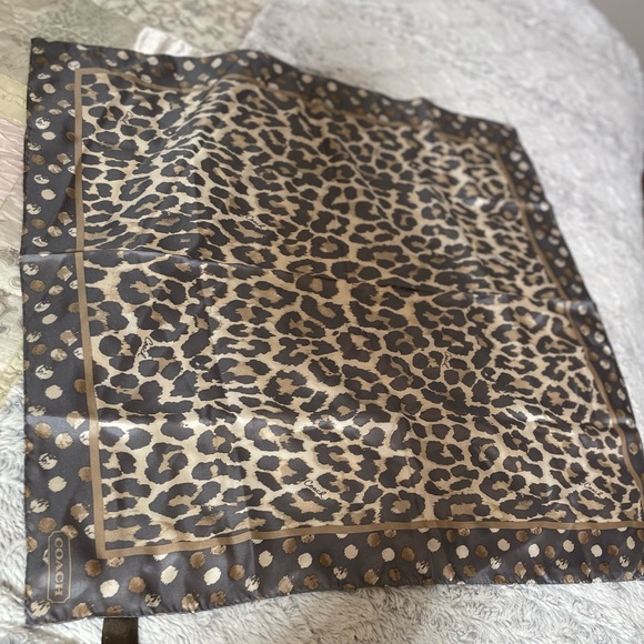 COACH 100% silk scarf - Picture 4 of 4